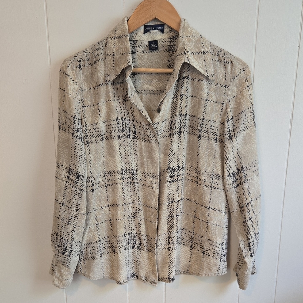 Anne Klein Navy and White Patterned Top